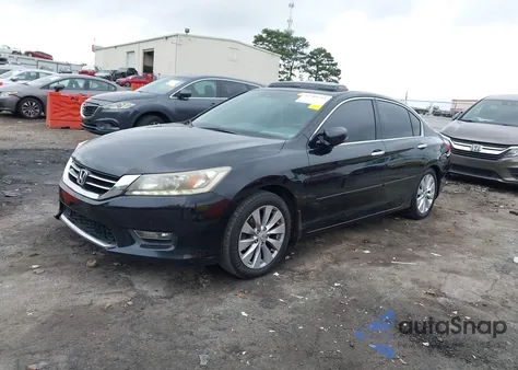 2013 Honda Accord Touring z USA, uszkodzony, nr VIN 1HGCR3F95DA042482